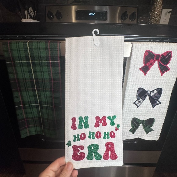 Holiday Kitchen Decor - Kitchen Towels - Picture 7 of 7